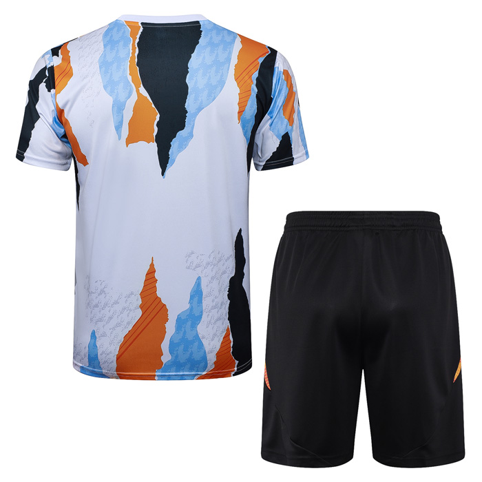 Tuta da Track
 Real Madrid Manica Corta
 Giallo
 - Pantaloncini
 24-25 Bianco
 y